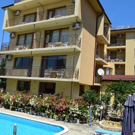 Family Chris Hotel 3*