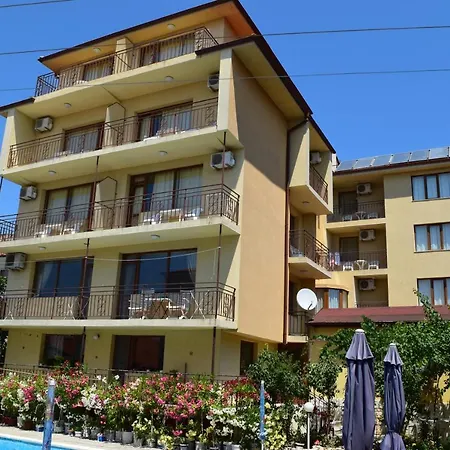 Family Chris Hotel 3*